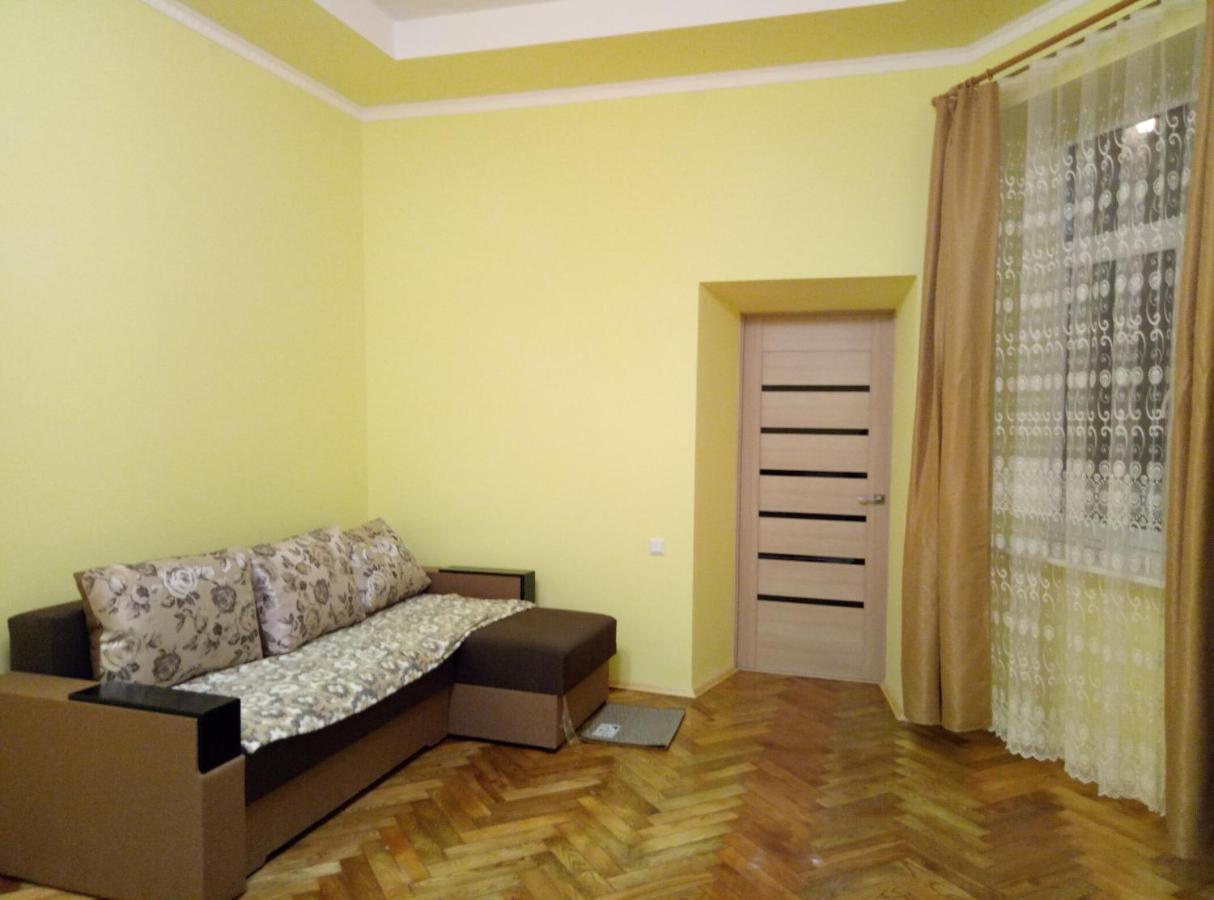 Apartment Ak. Kuchera Street Лвив Екстериор снимка