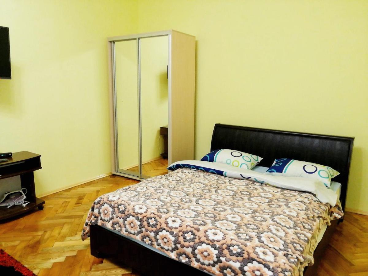 Apartment Ak. Kuchera Street Лвив Екстериор снимка